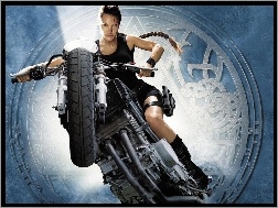 Angelina Jolie, motor
